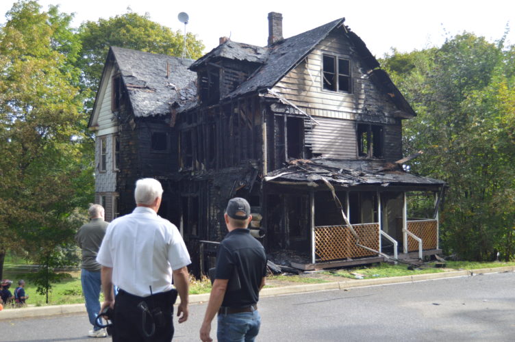 (UPDATE 1040 AM) 5 Displaced By Morning Fire In Jamestown News
